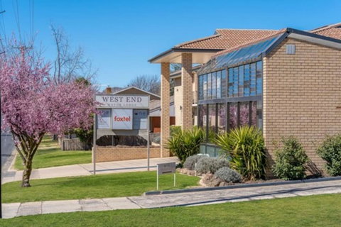 West End Motor Lodge - Tourism Caloundra 0