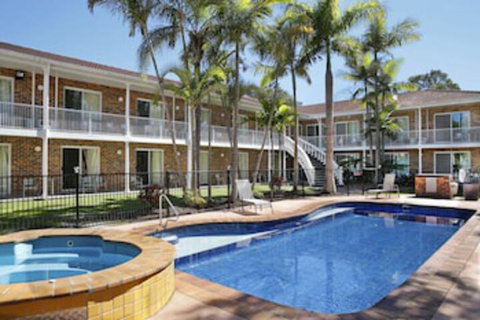 Aston Motel Yamba - Tourism Caloundra 0