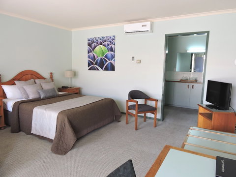 Melaleuca Motel - Tourism Caloundra 5