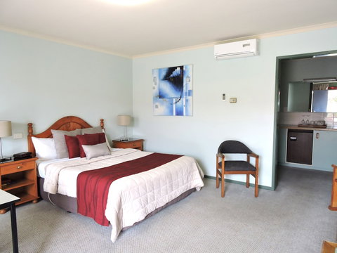 Melaleuca Motel - Tourism Caloundra 2