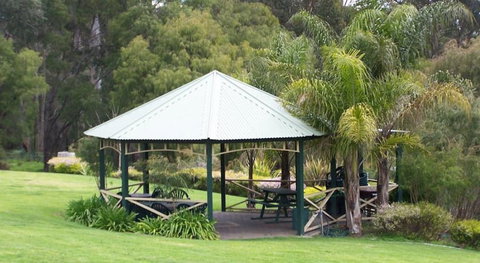 Gloucester Motel - Tourism Caloundra 0