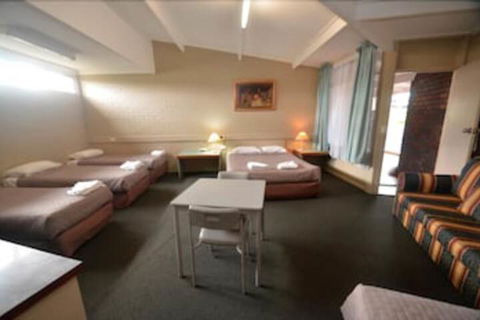 Parkview Motor Inn Parkes - Tourism Caloundra 3