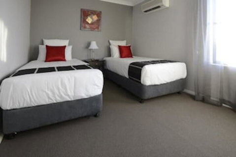 Aastro Dish Motor Inn - Tourism Caloundra 5