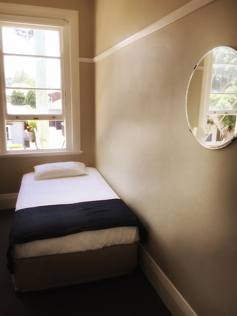 Oriental Hotel - Tourism Caloundra 5