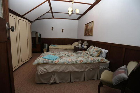 COLWYN HOUSE & STABLE COTTAGE B B - Tourism Caloundra 7