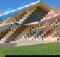 Seven Pines Motor Inn - Tourism Caloundra