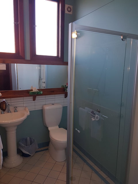 Admiral Stirling Inn - Tourism Caloundra 5