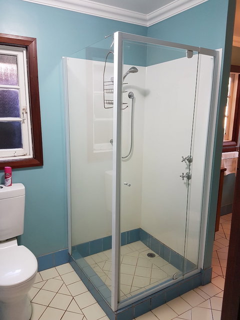 Admiral Stirling Inn - Tourism Caloundra 3