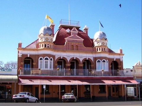 York Hotel Kalgoorlie - Tourism Caloundra 1
