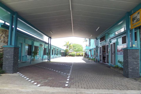 Moondarra Motel - Tourism Caloundra 1