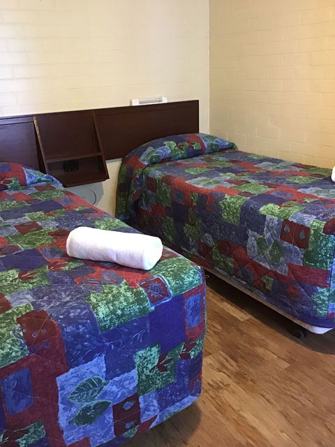 Bayview Motel - Tourism Caloundra 3