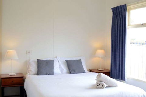 Hibiscus Heights - Tourism Caloundra 2