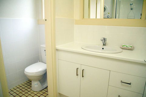 Hibiscus Heights - Tourism Caloundra 4