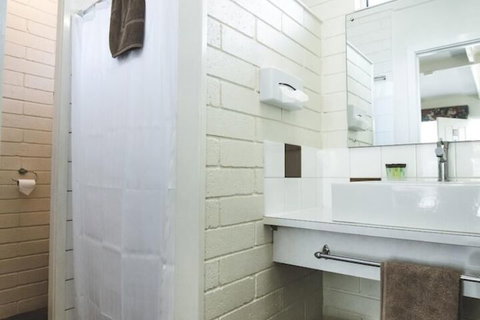 Central Highlands Motor Inn - Tourism Caloundra 6