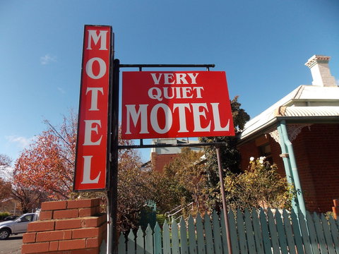 Cowra Crest Motel - Tourism Caloundra 0