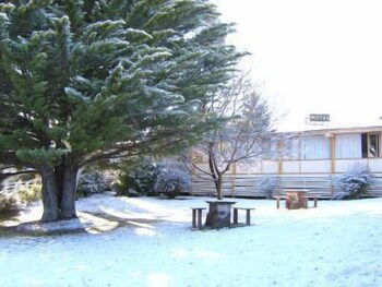 High Country Motel - Tourism Caloundra 0