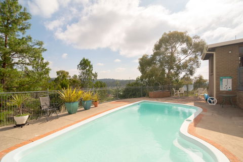 High Country Motel - Tourism Caloundra 2