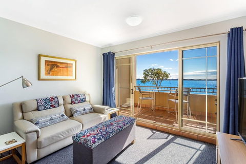 Whitesands - Tourism Caloundra 2