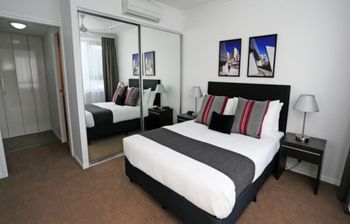 Under The Townsville Sun (694I) - Tourism Caloundra 0