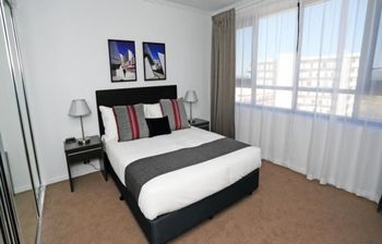 Under The Townsville Sun (694I) - Tourism Caloundra 2