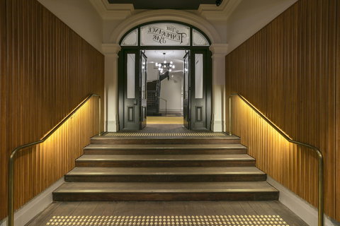 Farmers Home Hotel - Tourism Caloundra 2