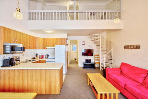 Snow Ski Apartments 16 - Tourism Caloundra 4