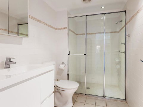 9 Shoal Bay Beach Apartments 2 Shoal Bay Road Air Conditioning & Complex Swimming Pool - Tourism Caloundra 6
