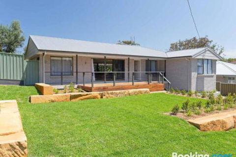 Bay Dream Believer 16 Verona Road Pet Friendly Boat Parking & WIFI - Tourism Caloundra 6