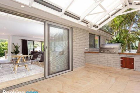 Bay Dream Believer 16 Verona Road Pet Friendly Boat Parking & WIFI - Tourism Caloundra 0