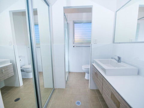 1 Florida 5 Lillian Street 2 Min Walk To Beach Shops & Restaurants - Tourism Caloundra 4