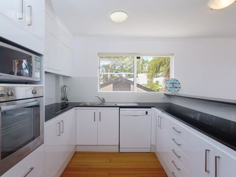 3 The Clippers 131 Soldiers Point Road Fabulous Waterfront Unit - Tourism Caloundra 6