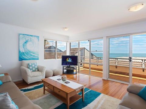 3 The Clippers 131 Soldiers Point Road Fabulous Waterfront Unit - Tourism Caloundra 1
