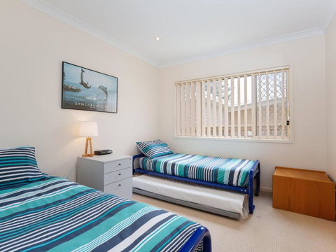 Ocean View Anna Bay 23 Ocean Avenue - Tourism Caloundra 1