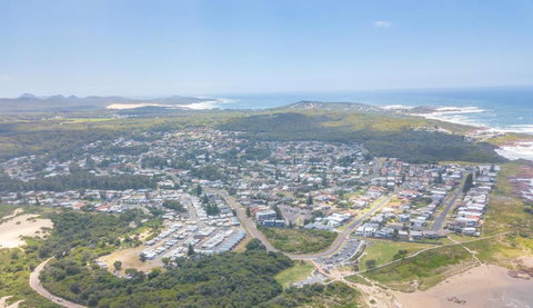 Ocean View Anna Bay 23 Ocean Avenue - Tourism Caloundra 5