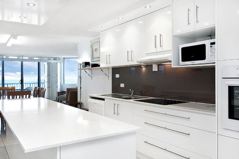 Monterey Lodge Unit 10 27 Warne Terrace. Kings Beach - Tourism Caloundra 1