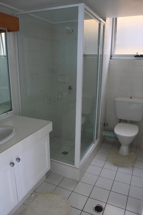 Monterey Lodge Unit 10 27 Warne Terrace. Kings Beach - Tourism Caloundra 2