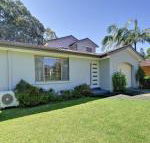 Beach House 8 Mistral Close large house with aircon - Tourism Caloundra