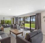 19 Bay Parklands 2 Gowrie Avenue ground floor renovated unit with water views  WIFI - Tourism Caloundra