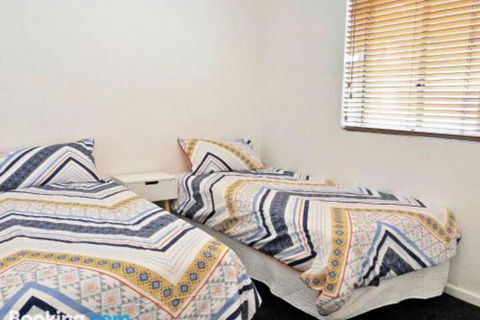 Mooring Two Upstairs 23 Shoal Bay Rd Stunning Views WIFI Air Conditioning & Boat Parking - Tourism Caloundra 1