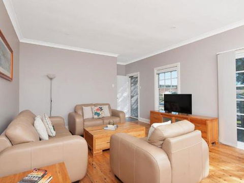 The Croft 11 Boulder Bay Rd Cosy Beach House With Aircon & Only 270m To The Beach - Tourism Caloundra 3