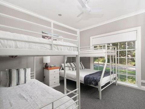 The Croft 11 Boulder Bay Rd Cosy Beach House With Aircon & Only 270m To The Beach - Tourism Caloundra 4