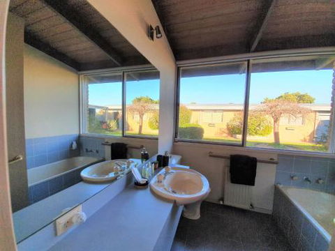 GRACEDALE HILLS HOMESTEAD - Tourism Caloundra 3