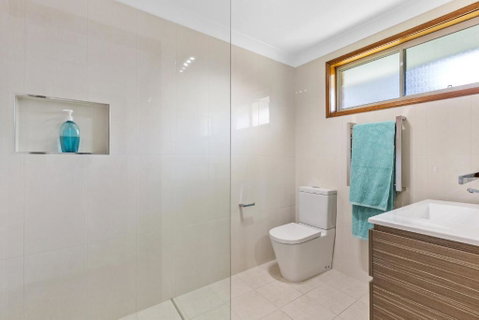 Kalimna Lakeside Living - Tourism Caloundra 3