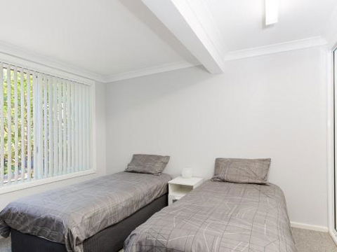 Lorikeet Retreat 2 / 117 Tomaree Rd Pet Friendly Air Conditioned Holiday House - Tourism Caloundra 6