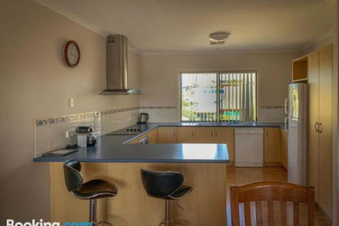 Endeavour 6 - Tourism Caloundra 1