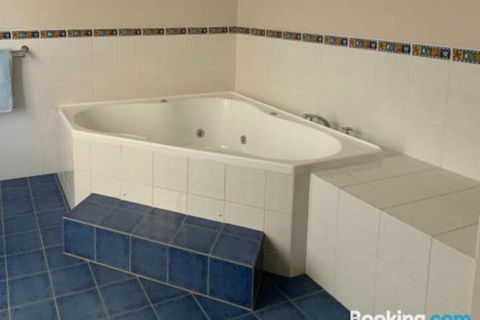 Endeavour 6 - Tourism Caloundra 4