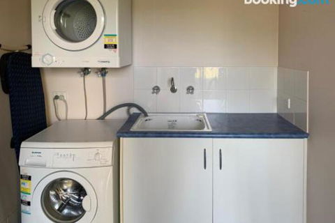 Endeavour 6 - Tourism Caloundra 0