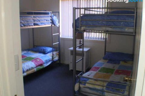Retreat On Surf Beach - Tourism Caloundra 6