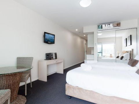 245 Pacific Blue 265 Sandy Point Rd Air Conditioned Unit With Resort Facilities & Linen Supplied - Tourism Caloundra 4