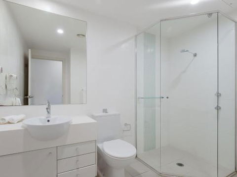 245 Pacific Blue 265 Sandy Point Rd Air Conditioned Unit With Resort Facilities & Linen Supplied - Tourism Caloundra 2
